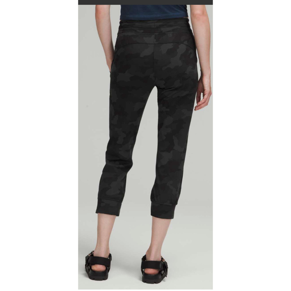 Lululemon Ready to Rulu Jogger Crop, Size 4, EUC - Picture 1 of 7